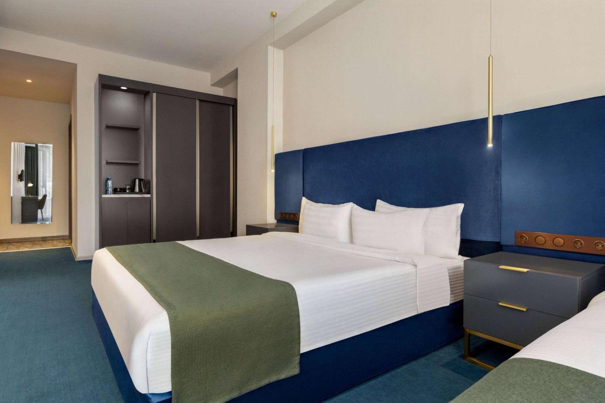 Ramada By Wyndham Old Hotel