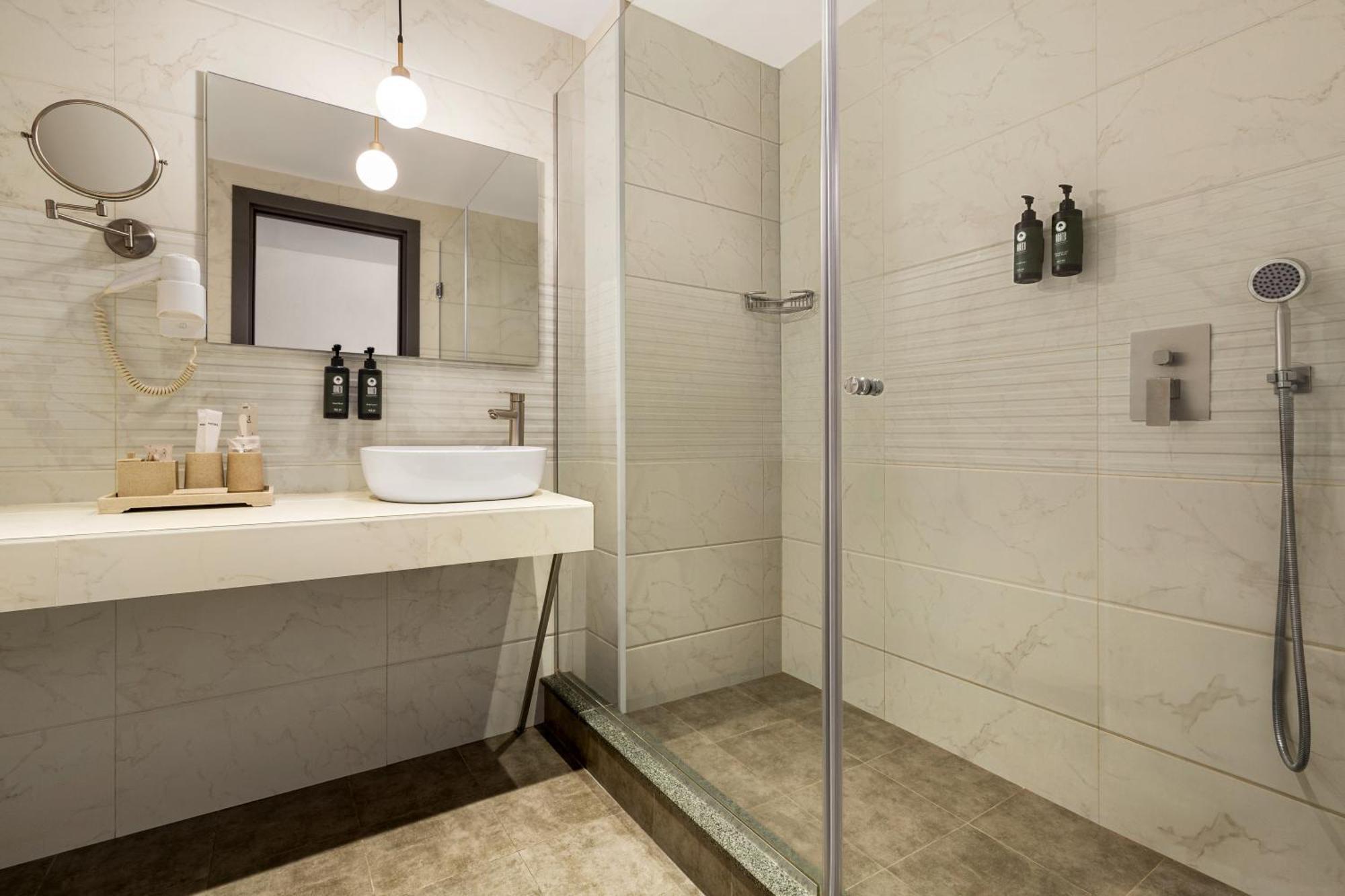 Ramada By Wyndham Old 4* Tbilisi