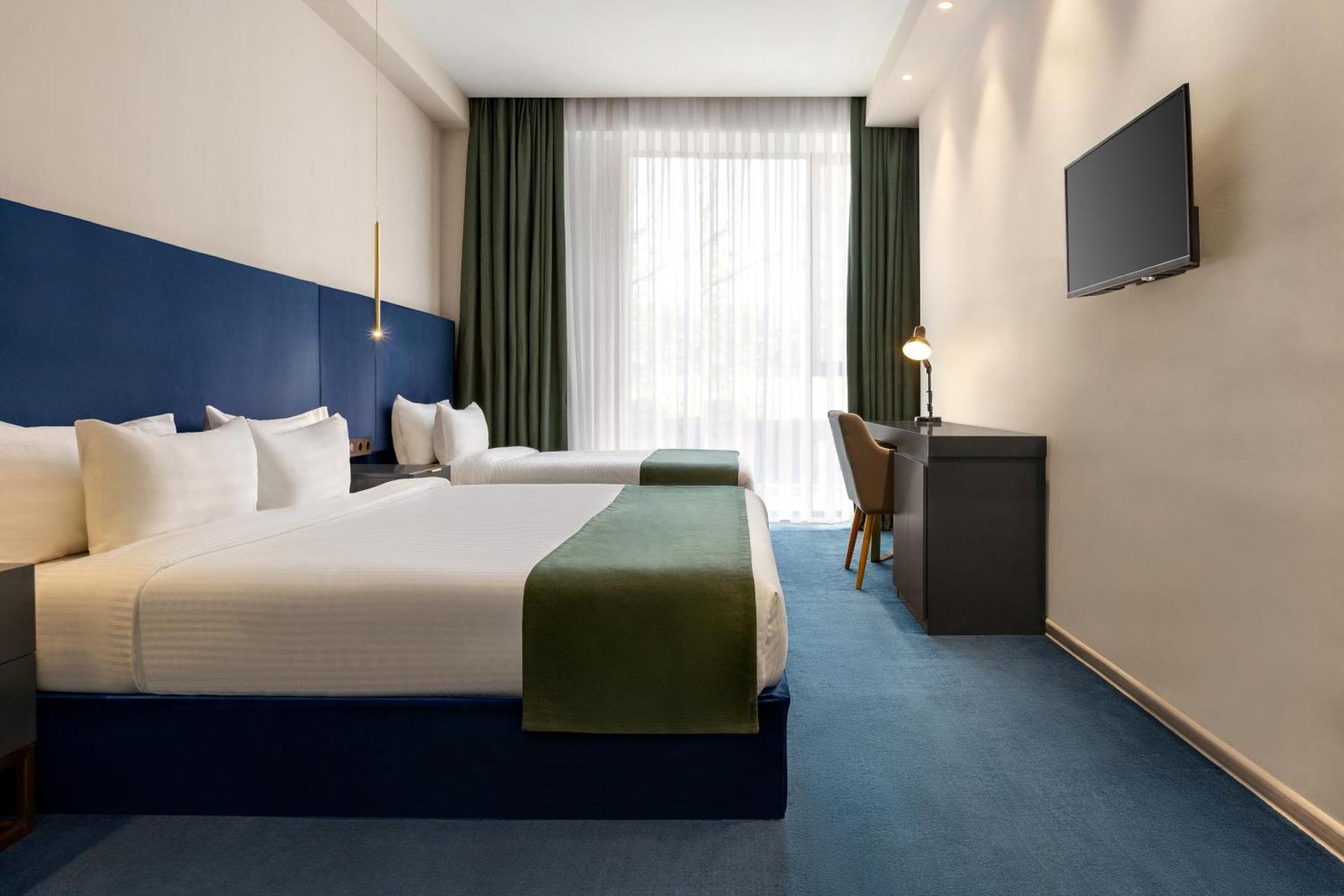 Ramada By Wyndham Old 4*