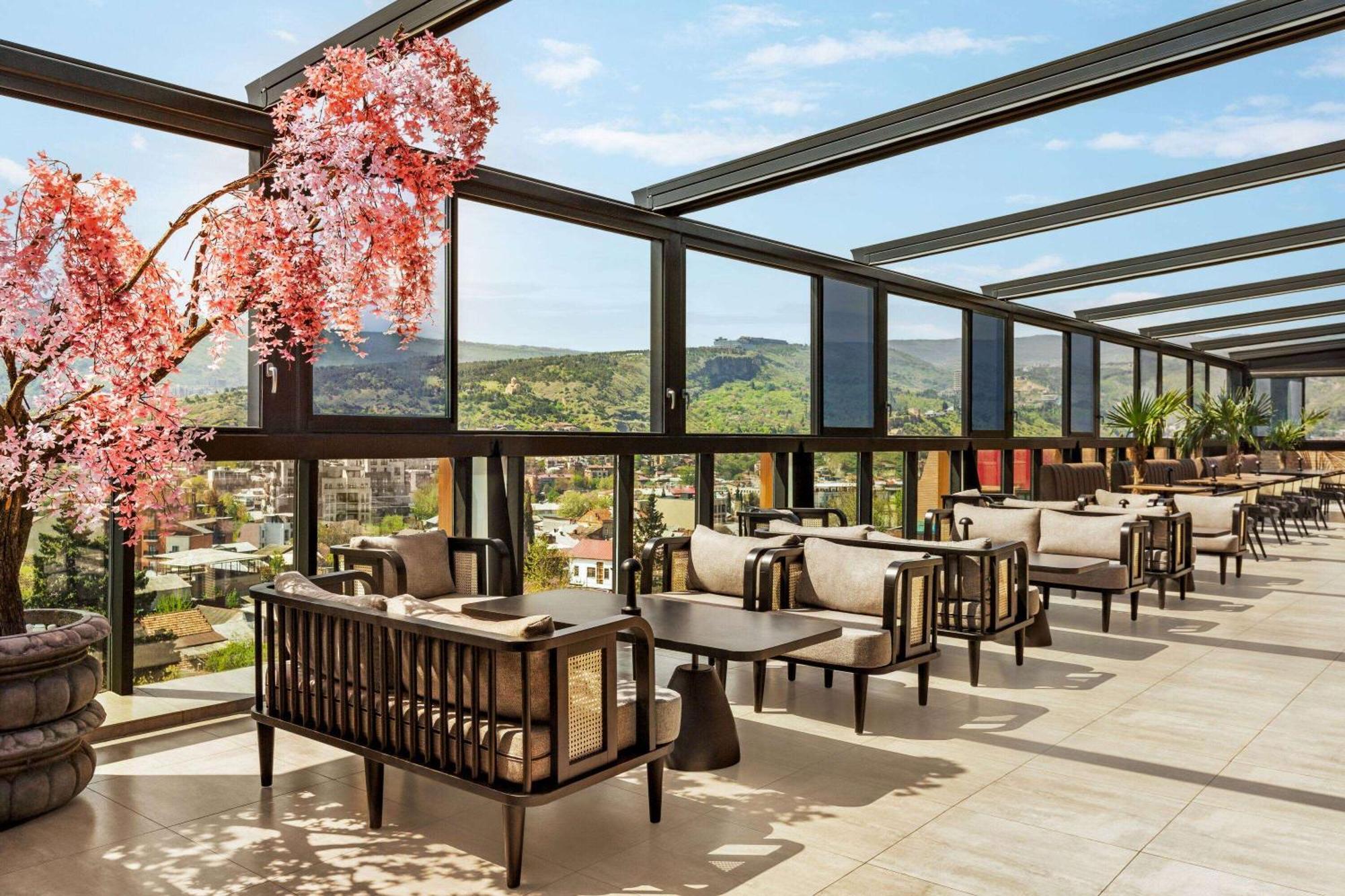 Ramada By Wyndham Old Hotel 4*