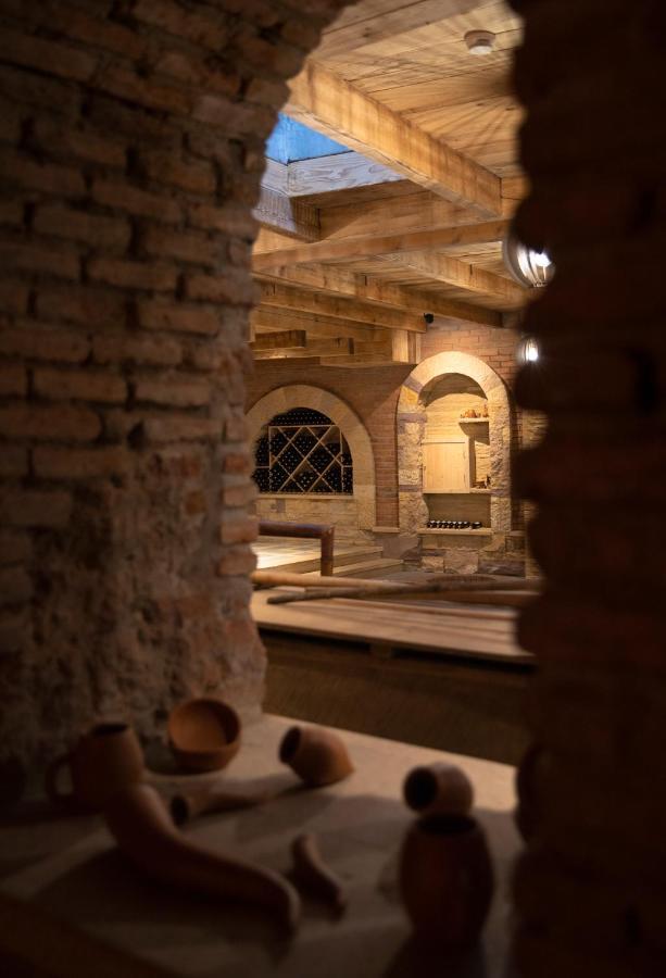 Ramada By Wyndham Old فندق
